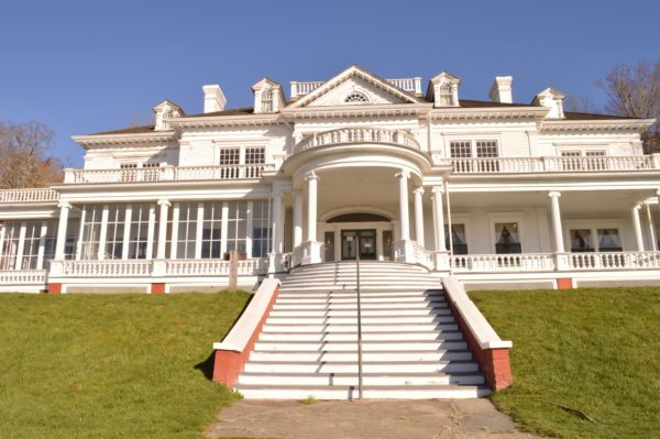 flat-top-manor-front-view