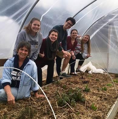 (Garden Coordinator Lauri Wilson (far left) with the Cultivate Change Committee: (left to right) Victoria Lattimer, Lauren Harper, Keven White, Meredith Winkler, and Anna-Jane Tabler)